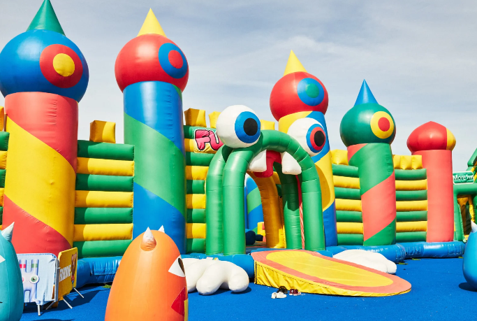 Parque hinchable Funbox · 4 sept 2026 — Recinto Ferial Granada, Granada, Spain